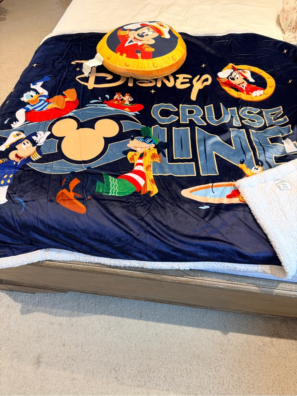 Disney Navy and Yellow Cruise Line Mickey Plush Throw Blanket&matching pillow